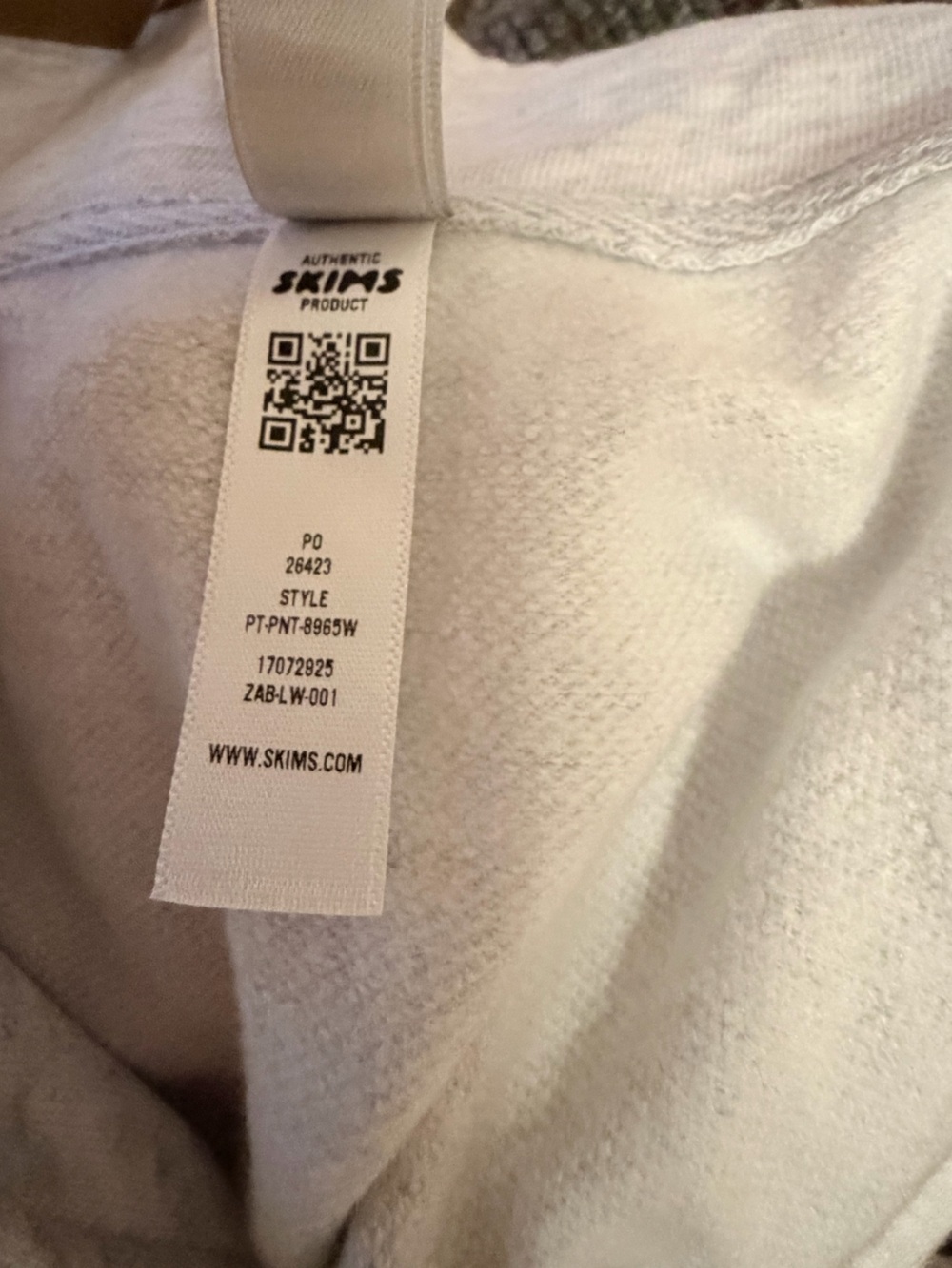 Skims Lightweight Fleece Shrunken Quarter Zip Pullover size large NWT - Picture 12 of 12